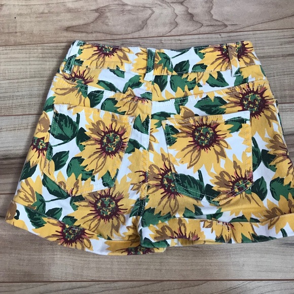 Sunflower Shorts! - Picture 2 of 3